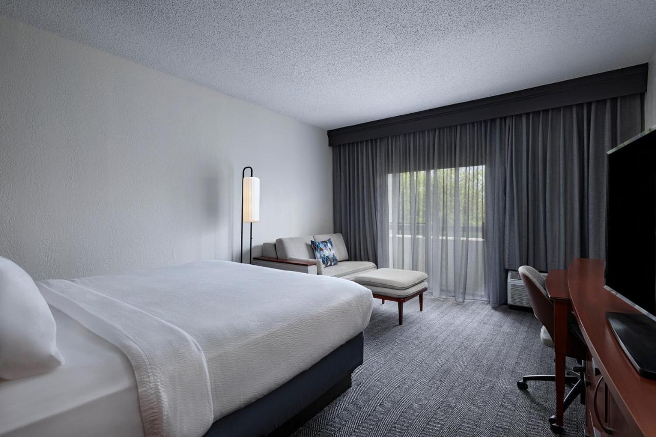 Courtyard By Marriott San Antonio Downtown Hotel Exterior photo